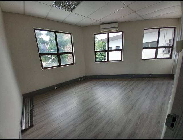 1,428M² OFFICE TO LET IN BRYANSTON